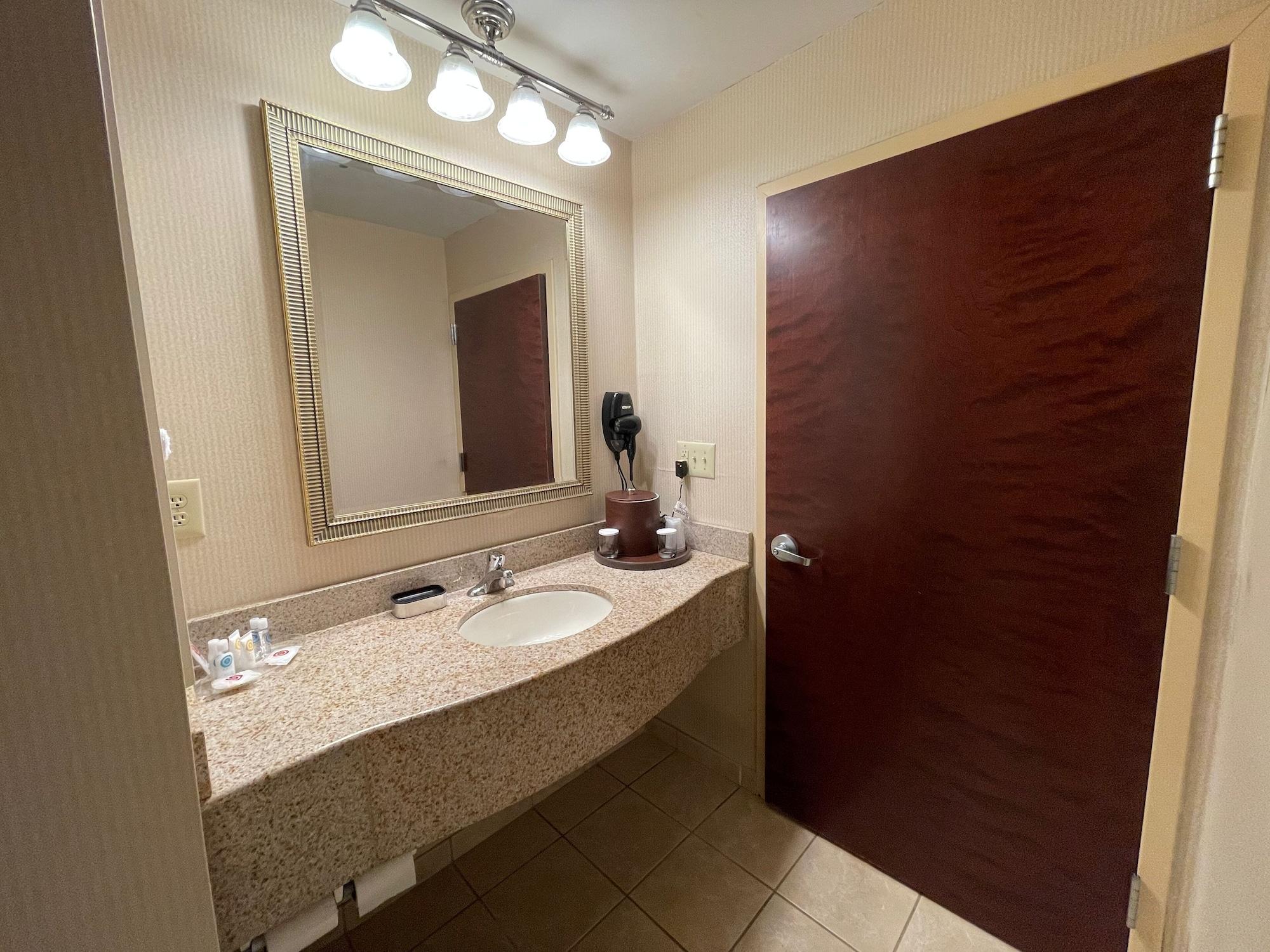 Comfort Suites East Brunswick - South River Zewnętrze zdjęcie