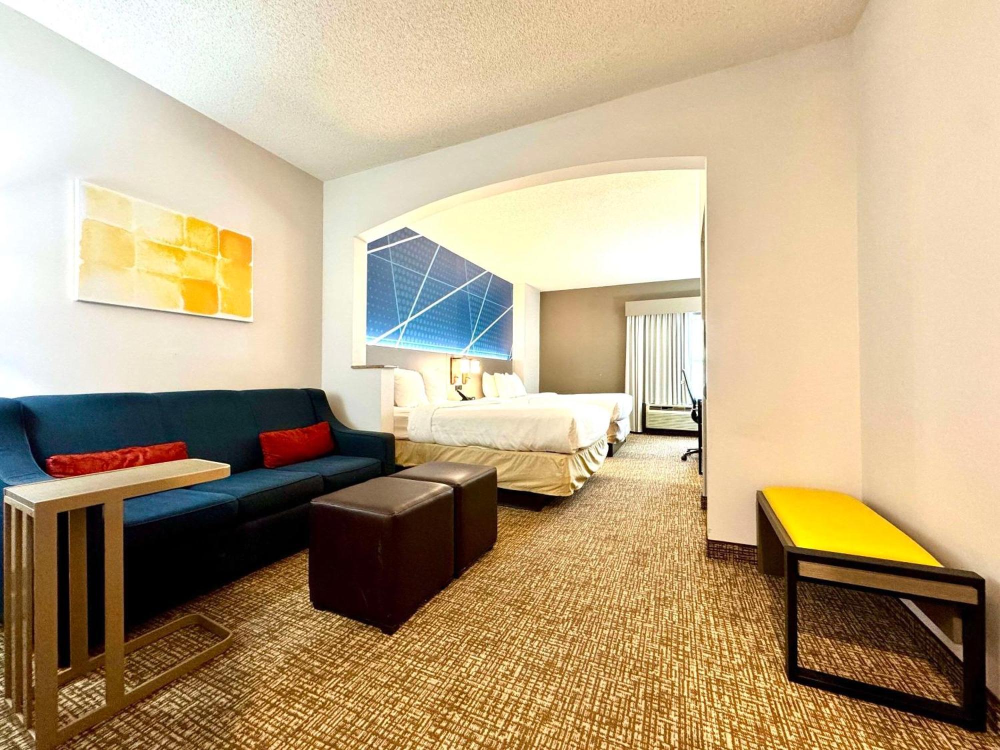 Comfort Suites East Brunswick - South River Zewnętrze zdjęcie