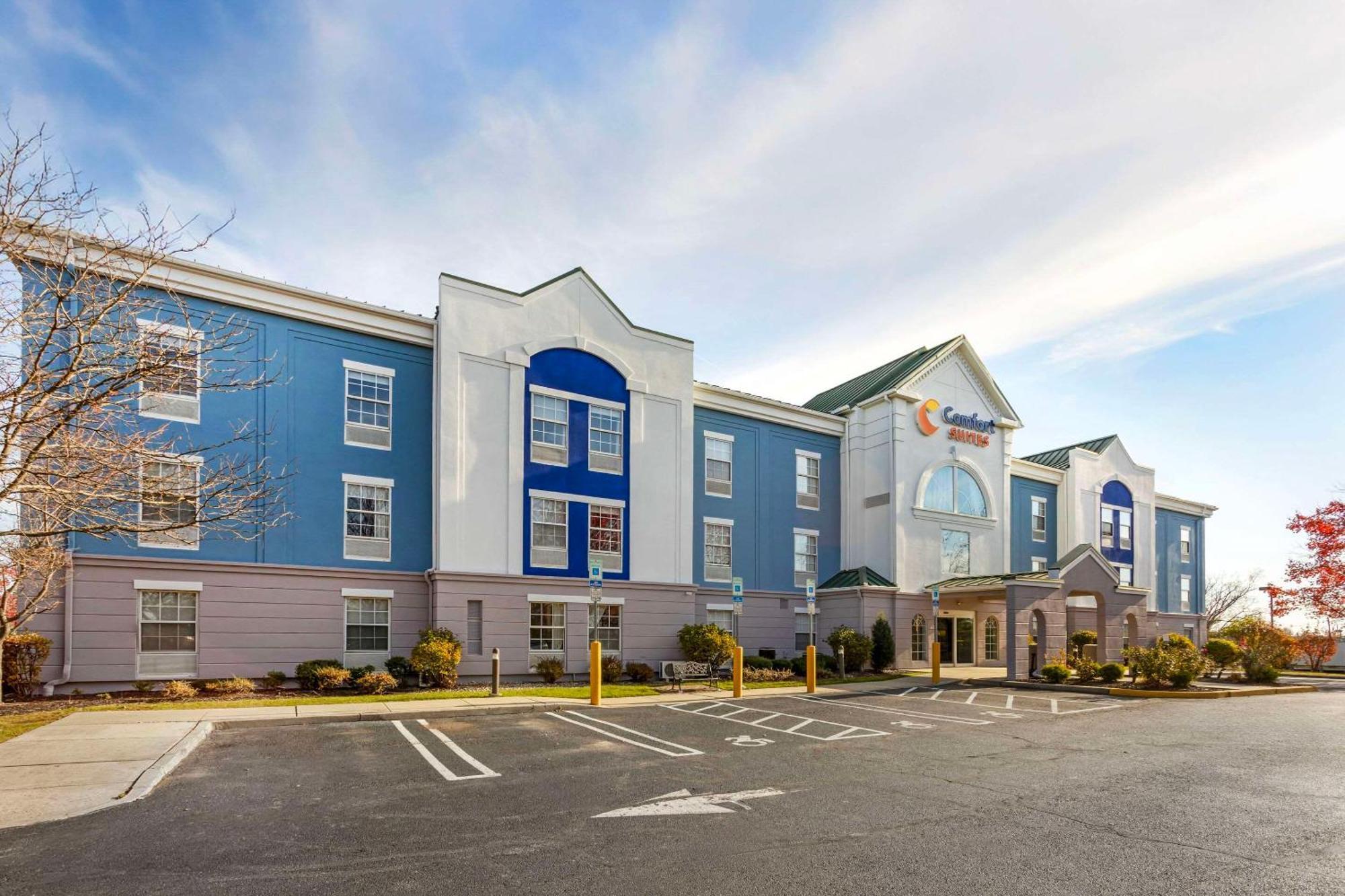 Comfort Suites East Brunswick - South River Zewnętrze zdjęcie