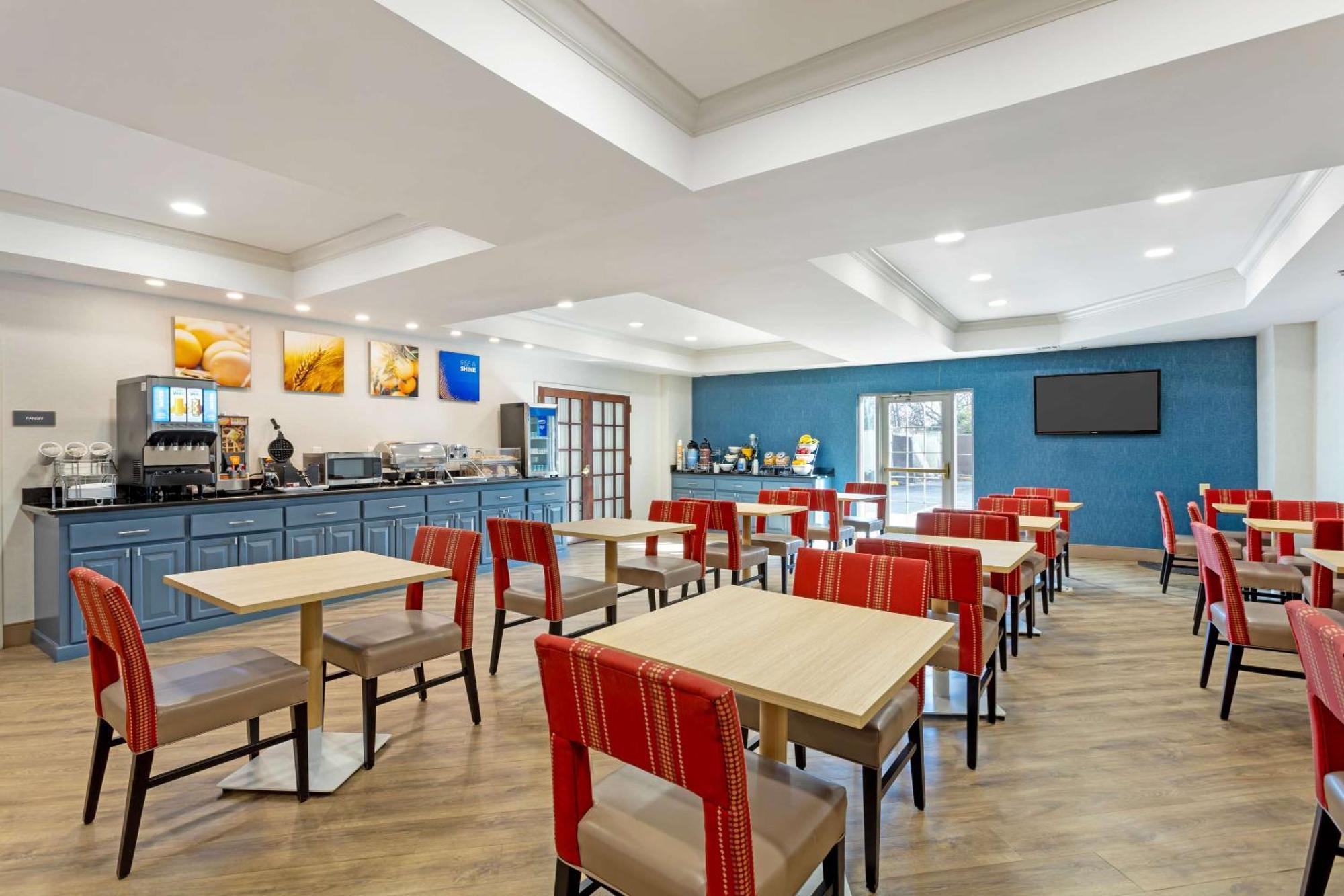 Comfort Suites East Brunswick - South River Zewnętrze zdjęcie