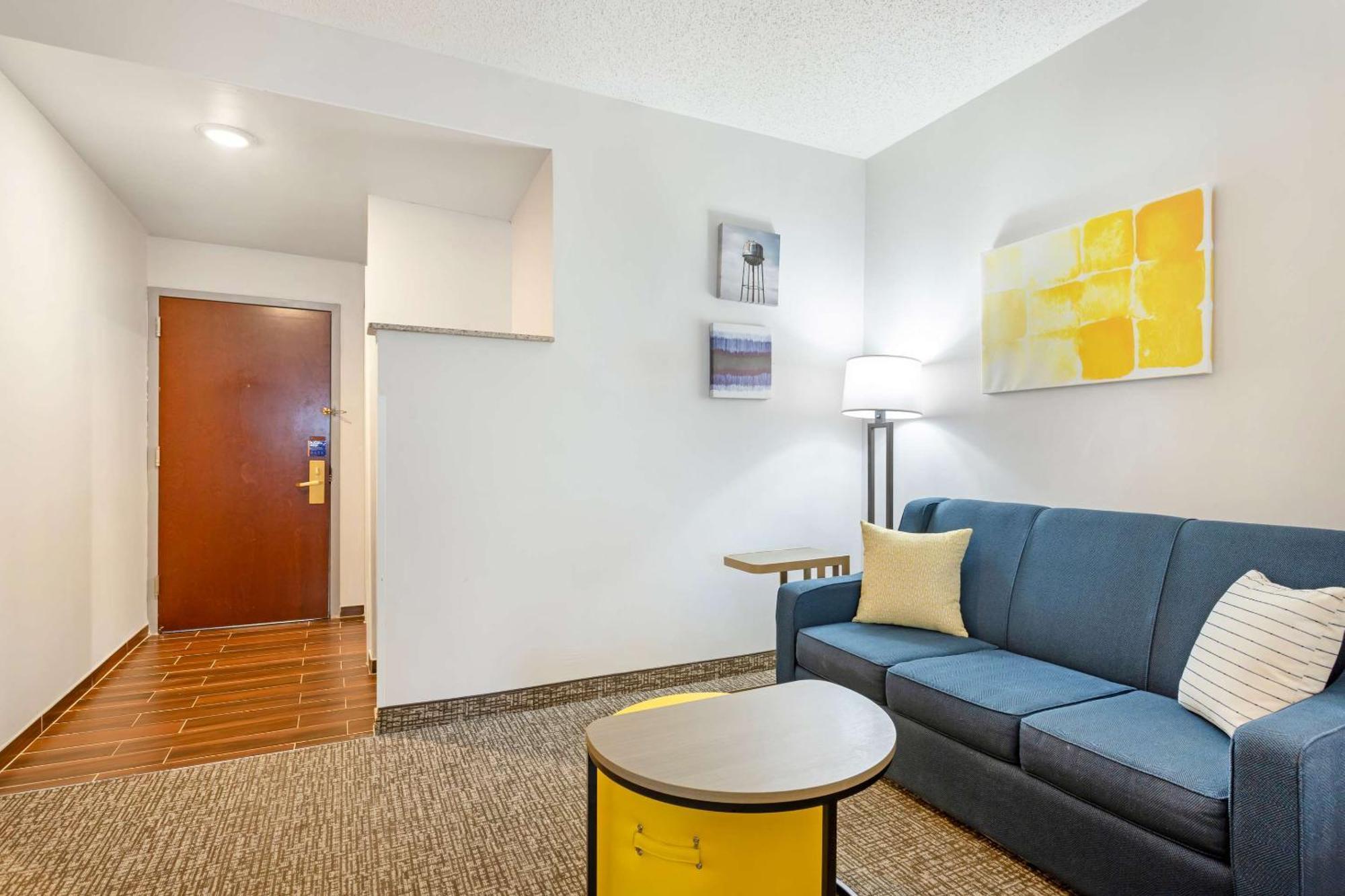 Comfort Suites East Brunswick - South River Zewnętrze zdjęcie