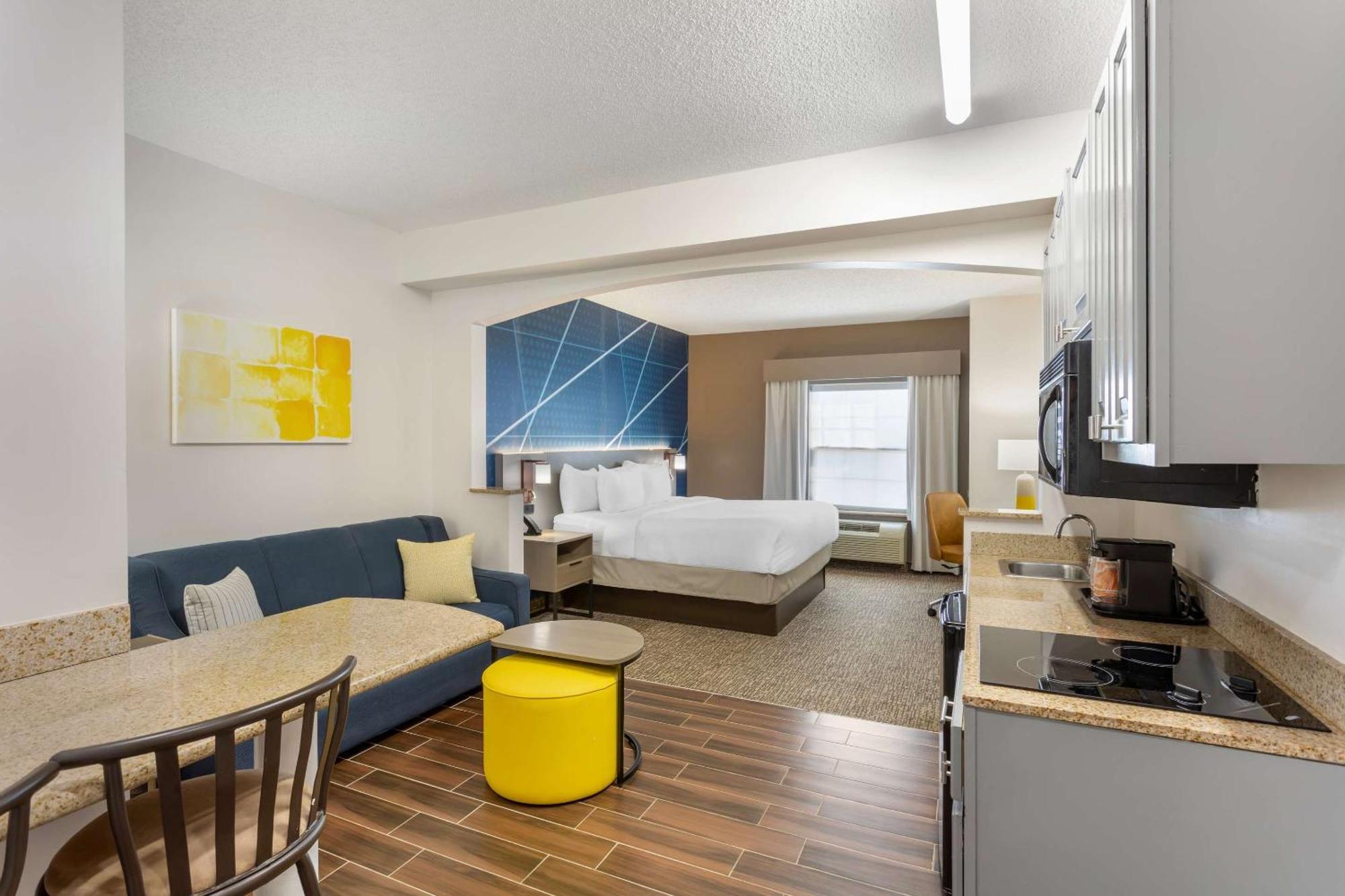 Comfort Suites East Brunswick - South River Zewnętrze zdjęcie