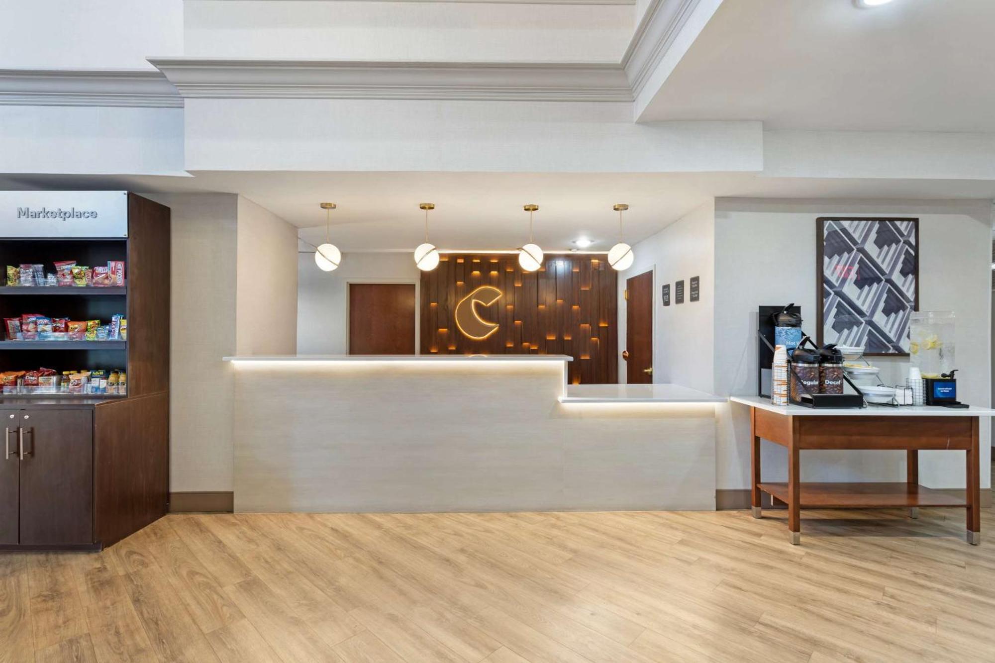 Comfort Suites East Brunswick - South River Zewnętrze zdjęcie