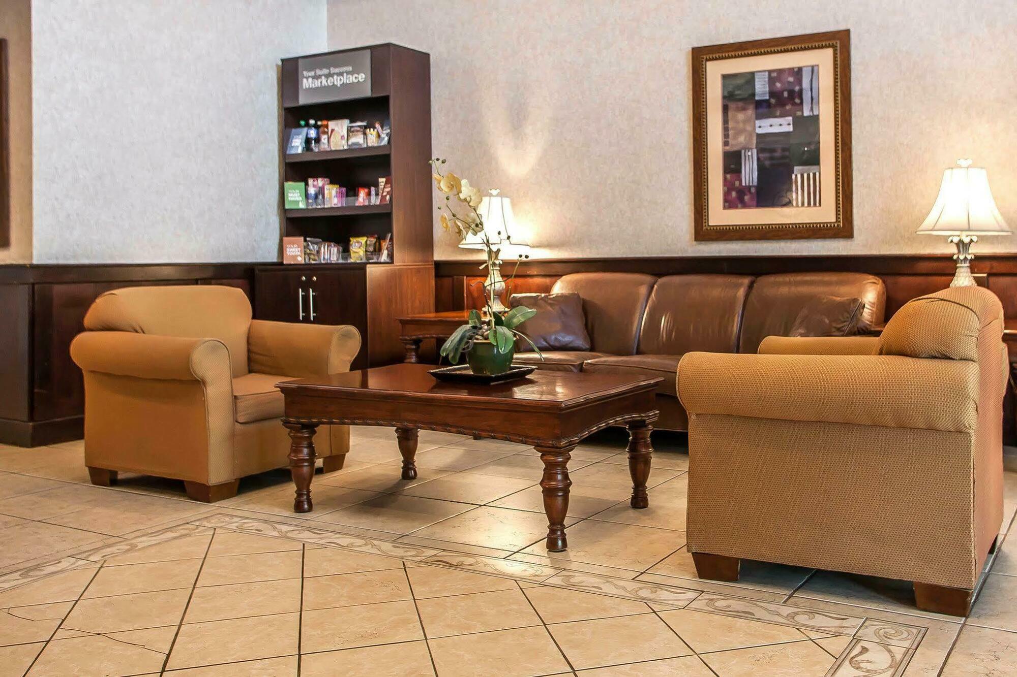Comfort Suites East Brunswick - South River Zewnętrze zdjęcie