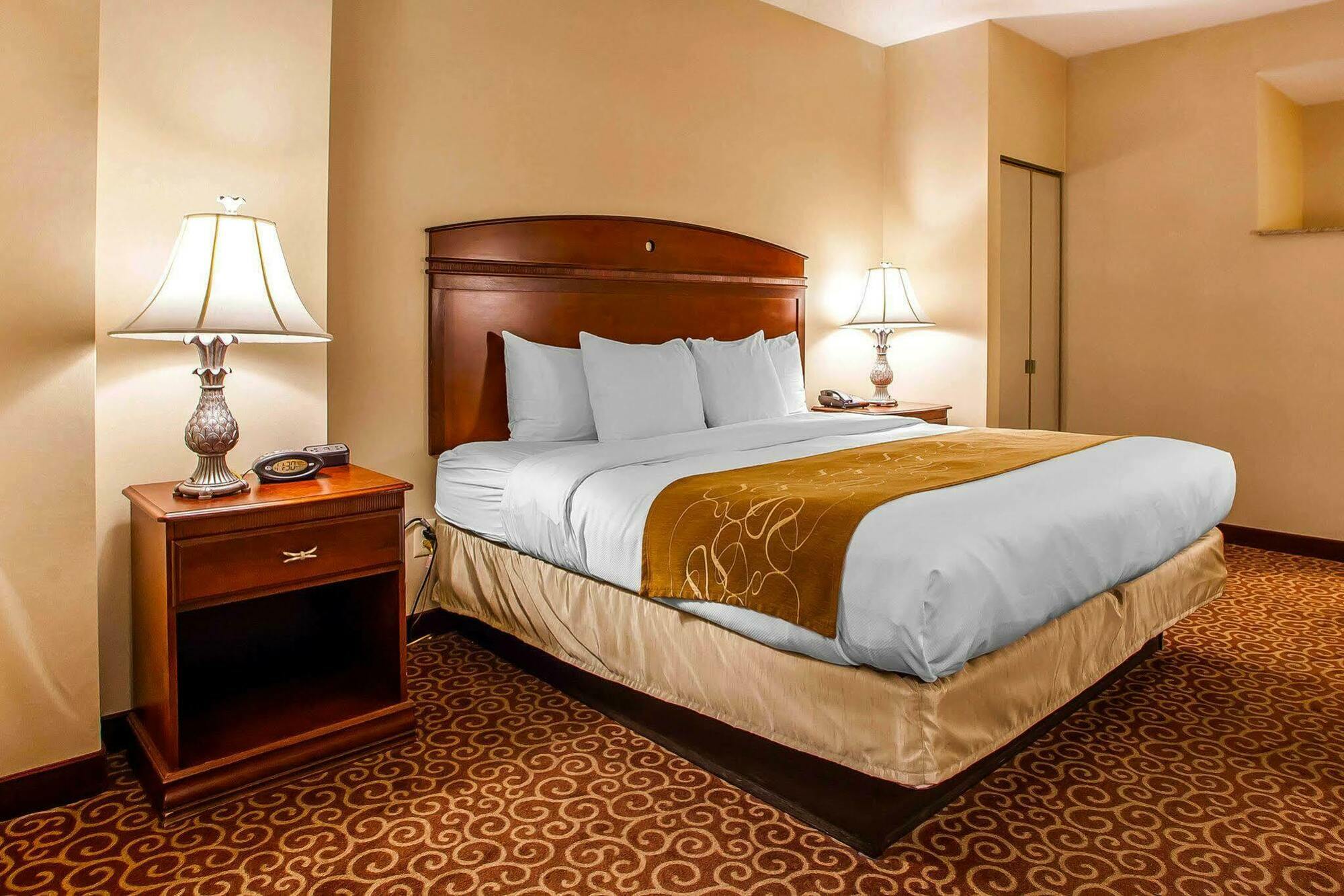 Comfort Suites East Brunswick - South River Zewnętrze zdjęcie